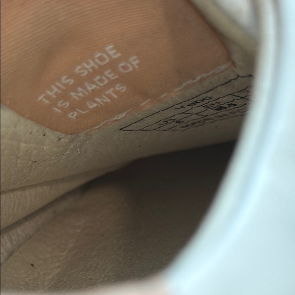 Soludos 8 Yebo Plant Based Vegan Leather Sneaker White and Pink - Picture 11 of 12